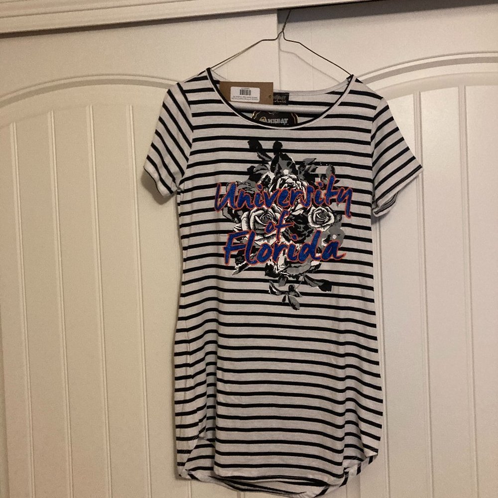 University of Florida Gators T Shirt Gameday Couture White Stripe Floral XS NWT